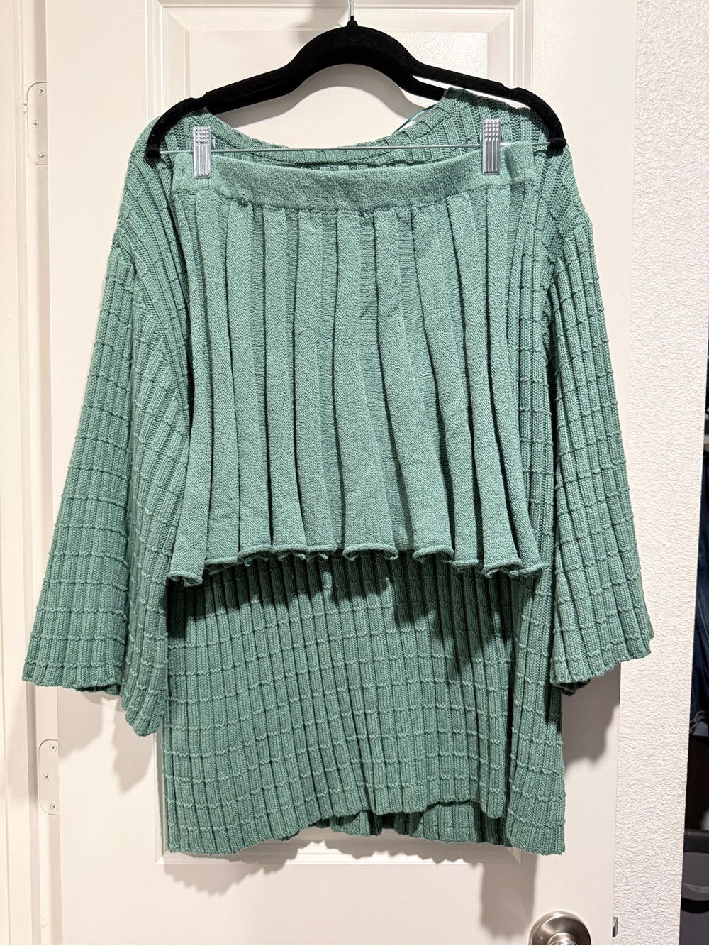 Free People Beach Kenzie Sweater and Skirt Set in Frosty Spruce Green Sz L NWT - Picture 6 of 8